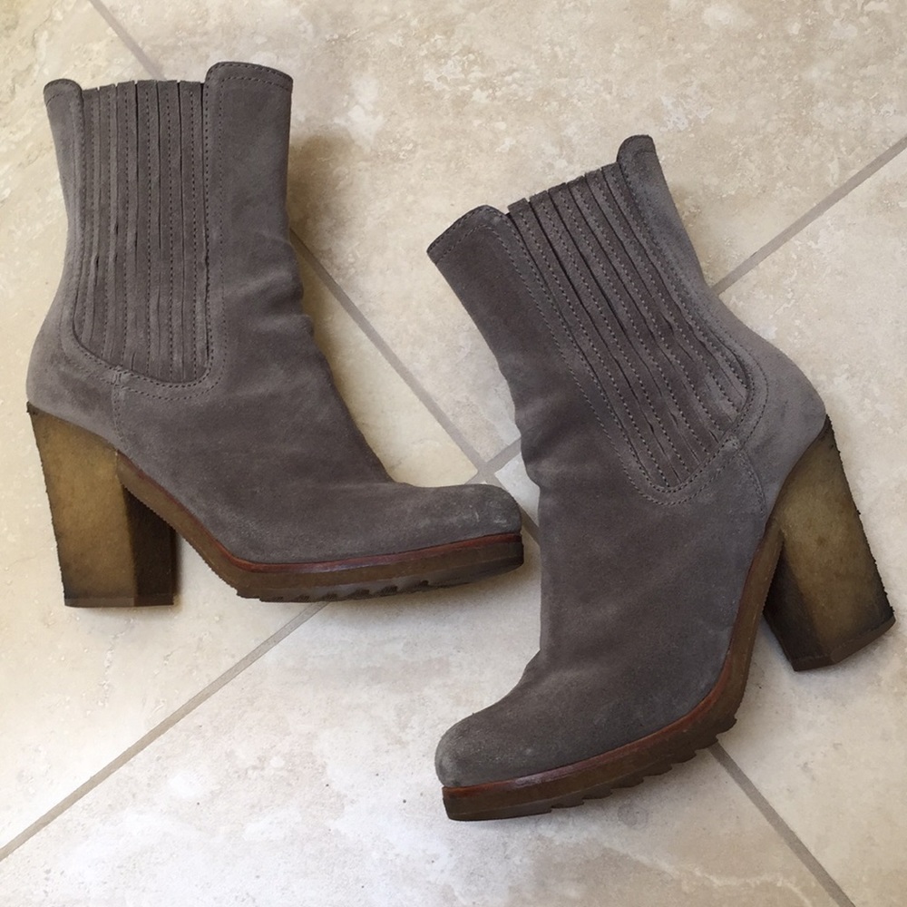 💞SALE💞Prada Suede Rubber Soles Bootie